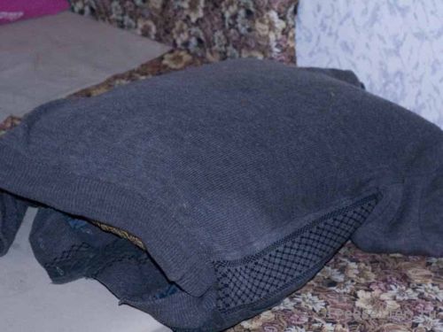 ?Мягкая кроватка для кошки из старого свитера