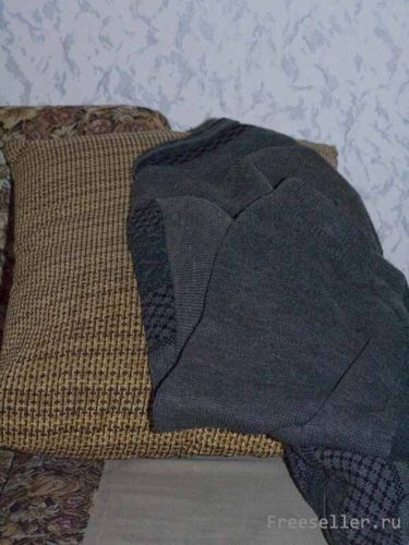 ?Мягкая кроватка для кошки из старого свитера