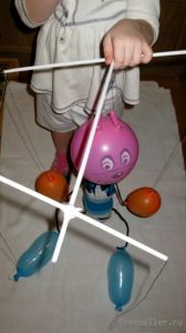 Чертенок-марионетка из воздушных шариков