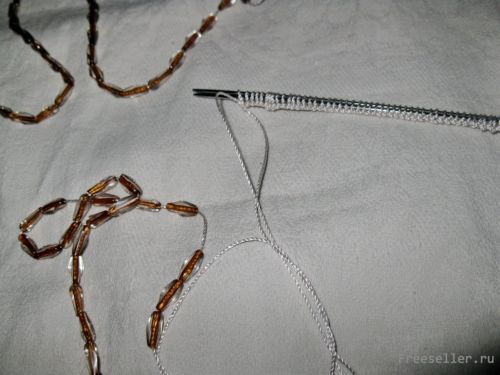 Вяжем красивый браслет своими руками.