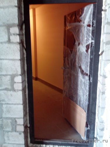 Установка входной металлической двери своими руками с обваркой проема