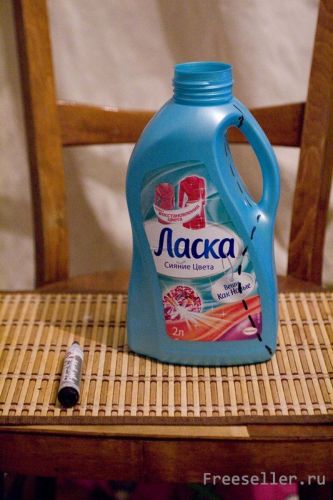 Совок из пластиковой бутылки от Ласки