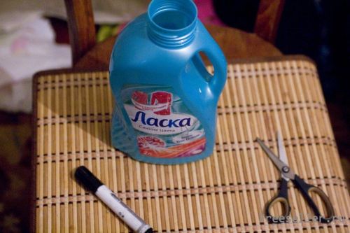 Совок из пластиковой бутылки от Ласки