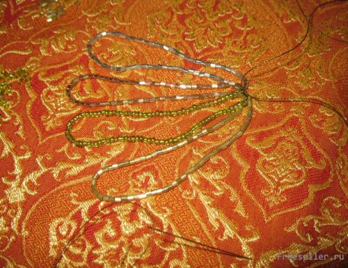 Делаем самодельные сережки со змеиным принтом