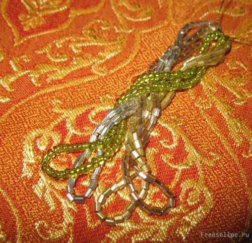 Делаем самодельные сережки со змеиным принтом