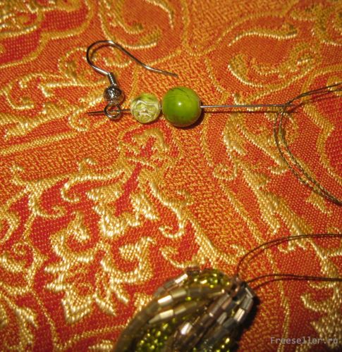 Делаем самодельные сережки со змеиным принтом