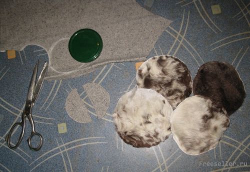 Самодельные меховые тапки для стула