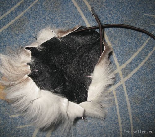 Самодельные меховые тапки для стула