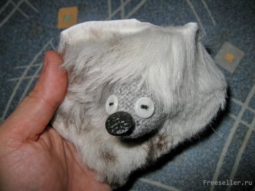 Самодельные меховые тапки для стула