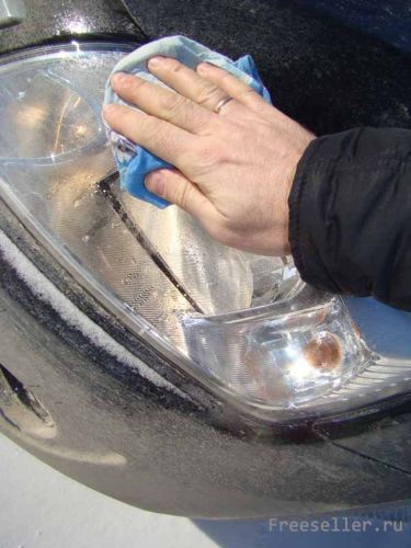 Как быстро помыть фары на автомобиле