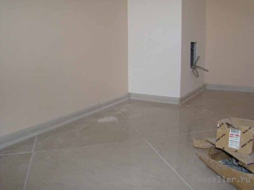 Установка пластиковых плинтусов своими руками - простая инструкция