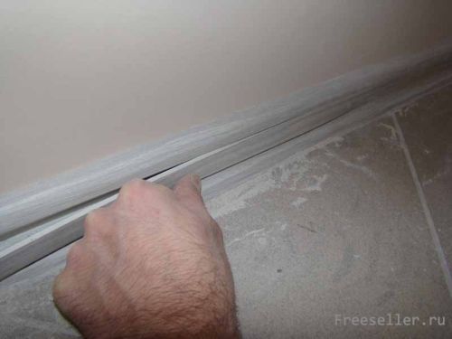 Установка пластиковых плинтусов своими руками - простая инструкция