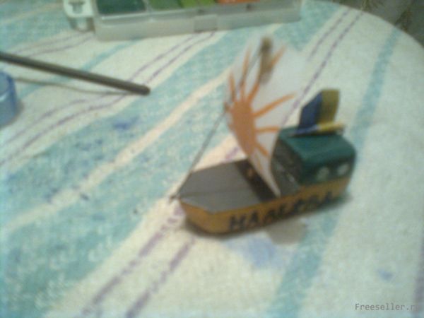 Делаем кораблик в лампочке