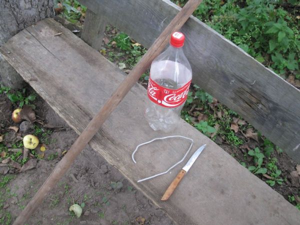 Изготовление съемника для яблок из пластиковой бутылки