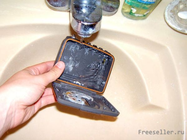 Мыльница из кассетного плеера