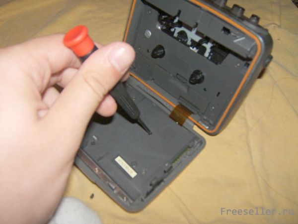 Мыльница из кассетного плеера