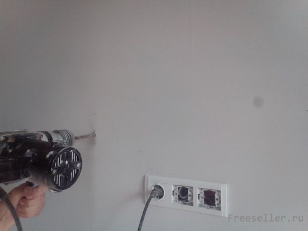 как повесить телевизор на стену своими руками