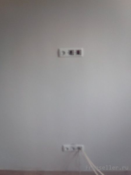 Как спрятать провода от телевизора в стене