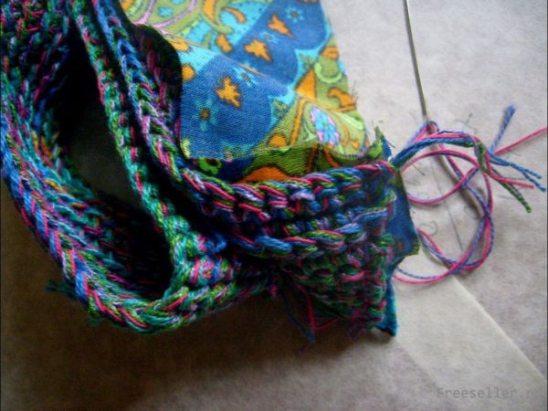 Вяжем пёструю шкатулку-сумочку
