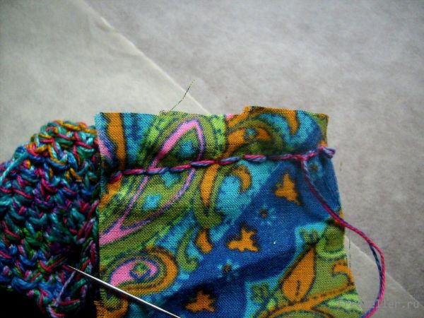 Вяжем пёструю шкатулку-сумочку
