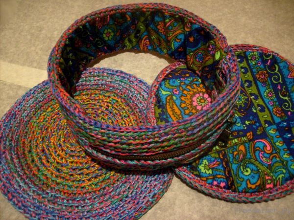 Вяжем пёструю шкатулку-сумочку