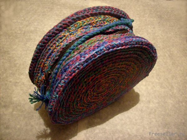 Вяжем пёструю шкатулку-сумочку