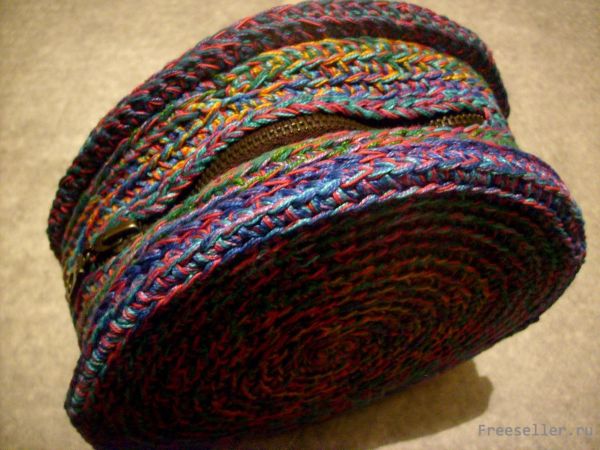 Вяжем пёструю шкатулку-сумочку