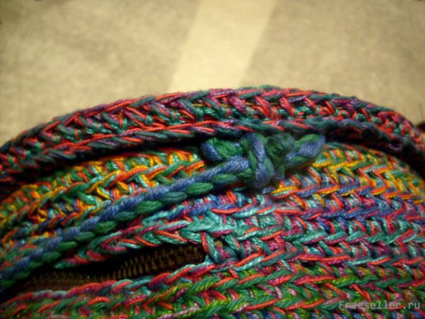 Вяжем пёструю шкатулку-сумочку