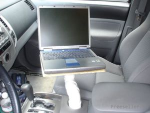 Подставка для ноутбука в подстаканник автомобиля