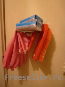 Полочка-держатель для ванной комнаты из всякой всячины