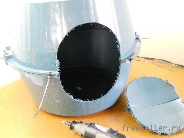 как изготовить домик для кота из тазика?