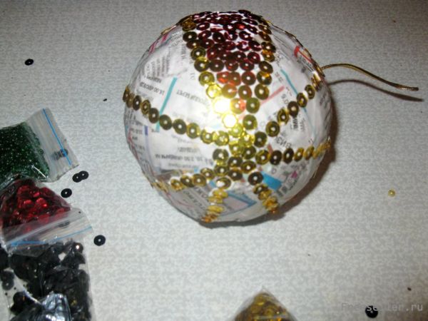 Этапы изготовления елочной игрушка из папье-маше