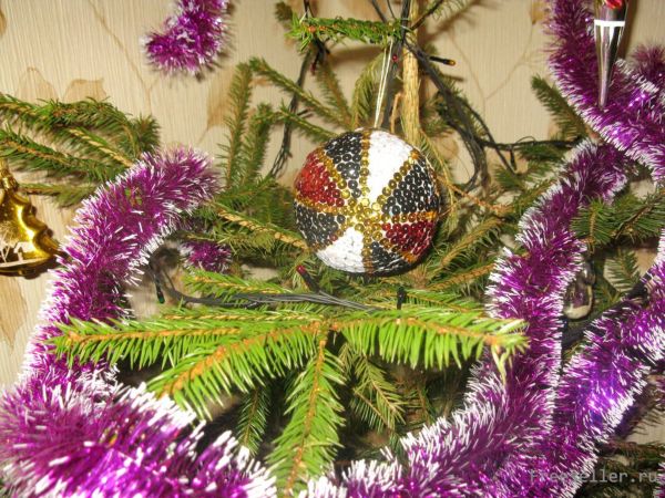 Елочная игрушка из папье-маше
