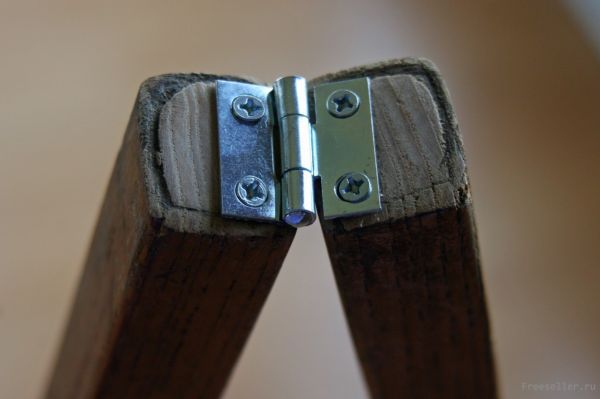 Изготовление книжной полки из костылей