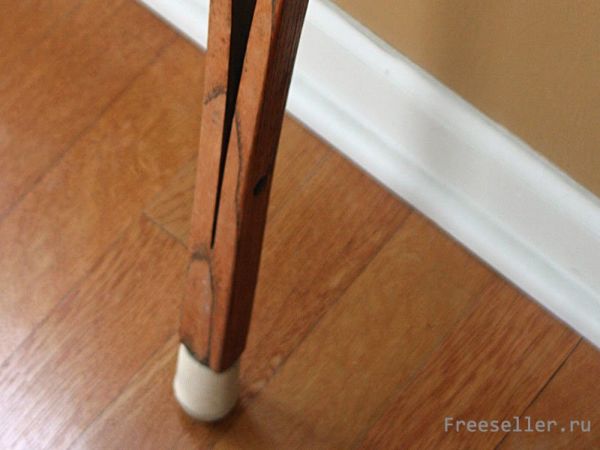 Изготовление книжной полки из костылей