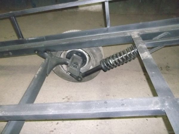 Самодельный прицеп под мототехнику - рама и подвеска