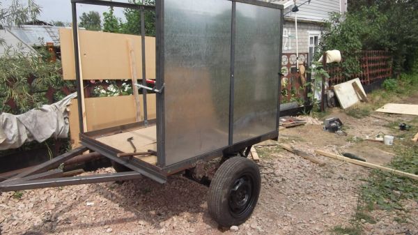 Самодельный прицеп для легкового автомобиля для перевозки оборудования