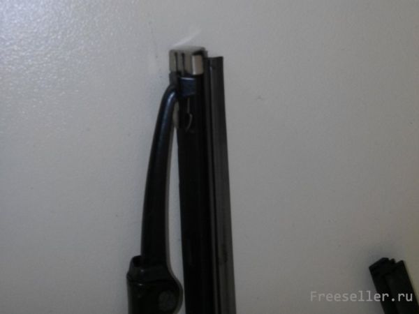 Замена резинок на щетках стеклоочистителя своими руками