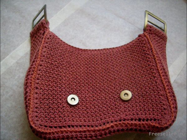 Процесс вязания дамской сумочки