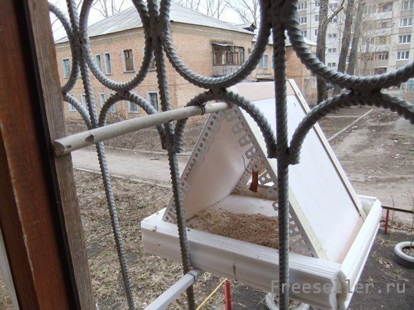Птичья столовая из подручных материалов