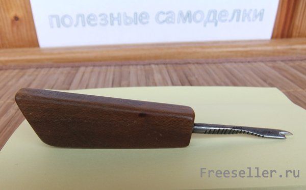 Поролка для швов и сапожное шило удобное для работы