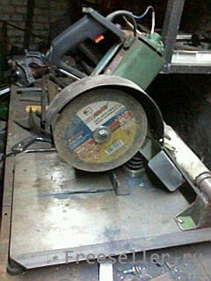 Отрезной станок из болгарки своими руками