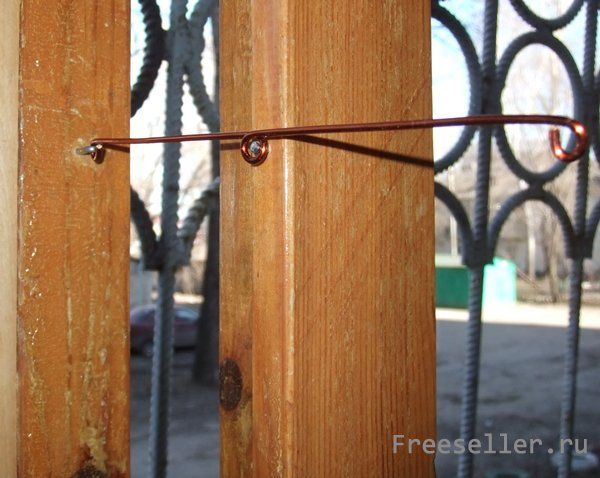 Как изготовить ограничитель открывания окон из проволоки?