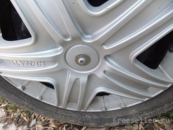 Простейшая автодоработка, позволяющая не терять колпаки колес