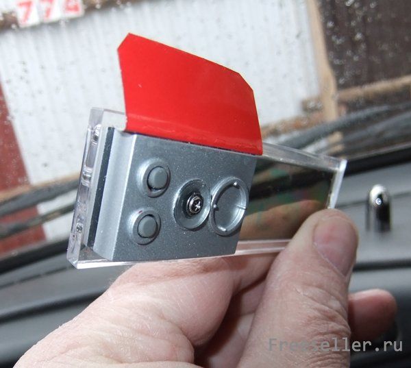 Как установить часы в салоне авто