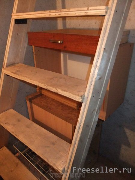 Оборудование погреба материалами от старой мебели