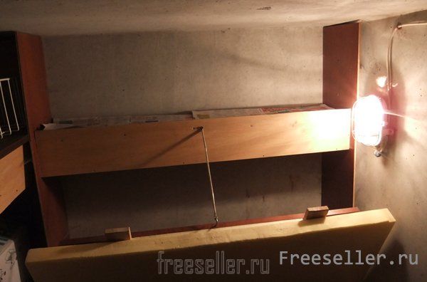 Оборудование погреба материалами от старой мебели