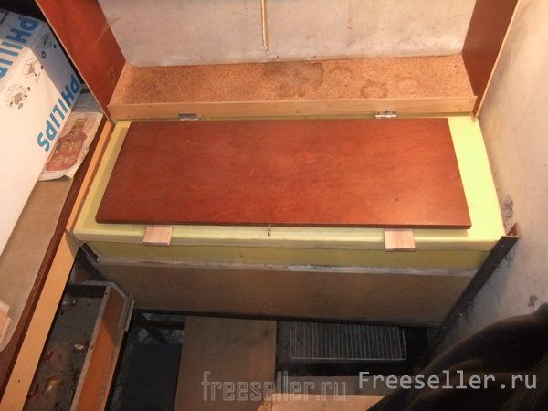 Оборудование погреба материалами от старой мебели