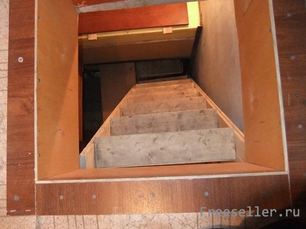 Оборудование погреба материалами от старой мебели