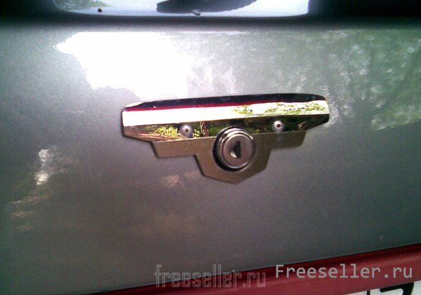 Защита замка задней дверцы от обледенения Ваз 2114